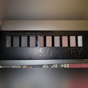 ❌️SOLD 🔴2/$15 - BNIB SMOKEY EYESHADOW PALETTE